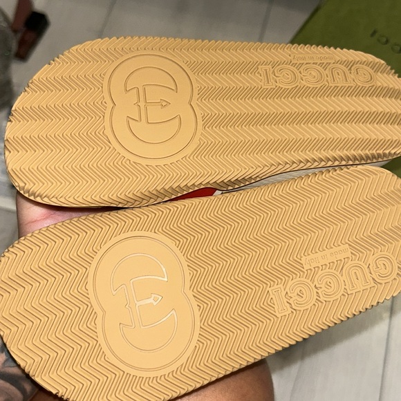 GICCI KIDS SLIDES SIZE 29EU (Size 13 in KIDS) - Picture 2 of 4